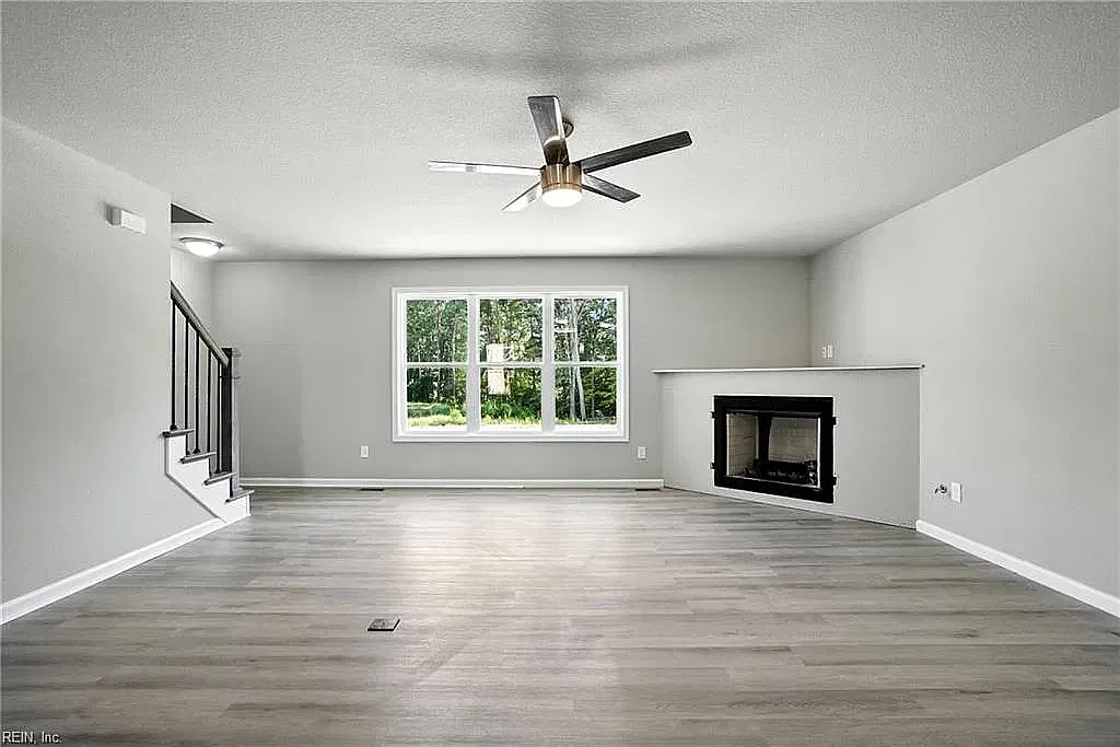 3 bed, 3.5 bath, 1770 sqft, $2,450 — Photo 2