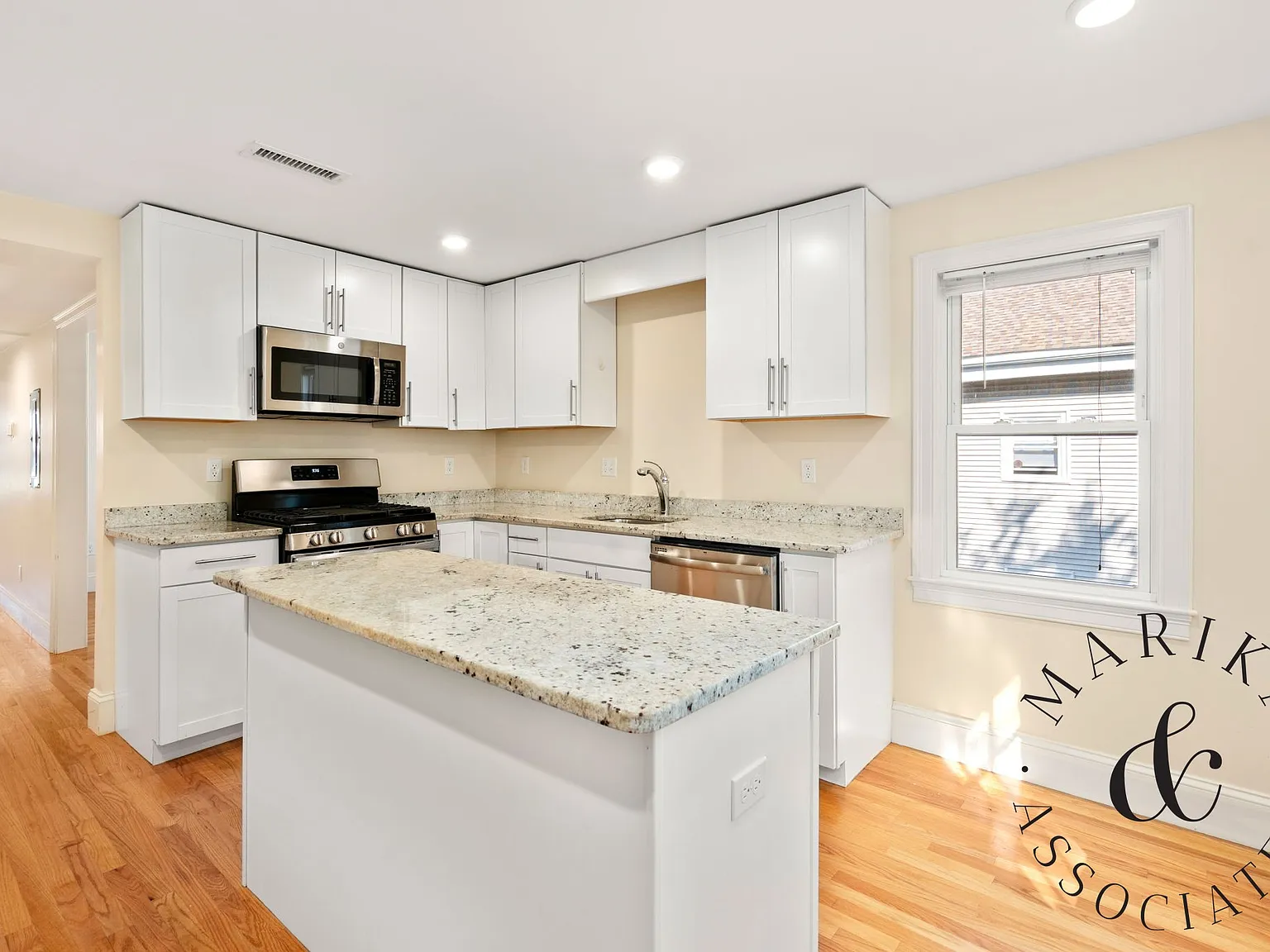4 bed, 2.0 bath, $4,200 — Photo 2
