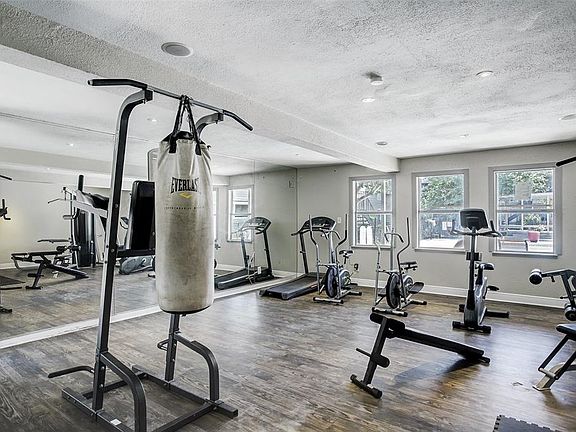 4th image of 6220 Fairdale Ln #40