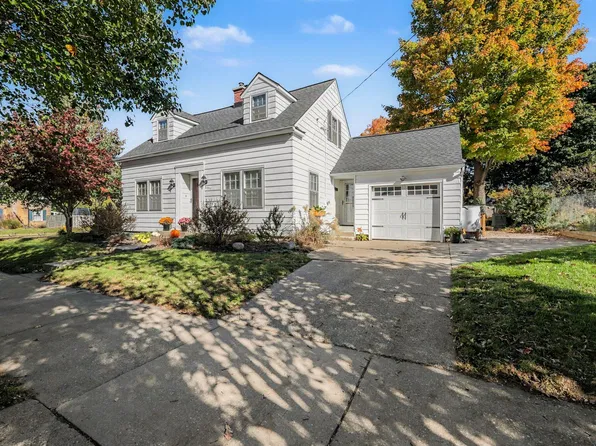 2050 Houseman Ave NE, Grand Rapids, MI 49505
