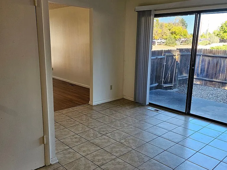 47 Douglas Ln — Photo 5