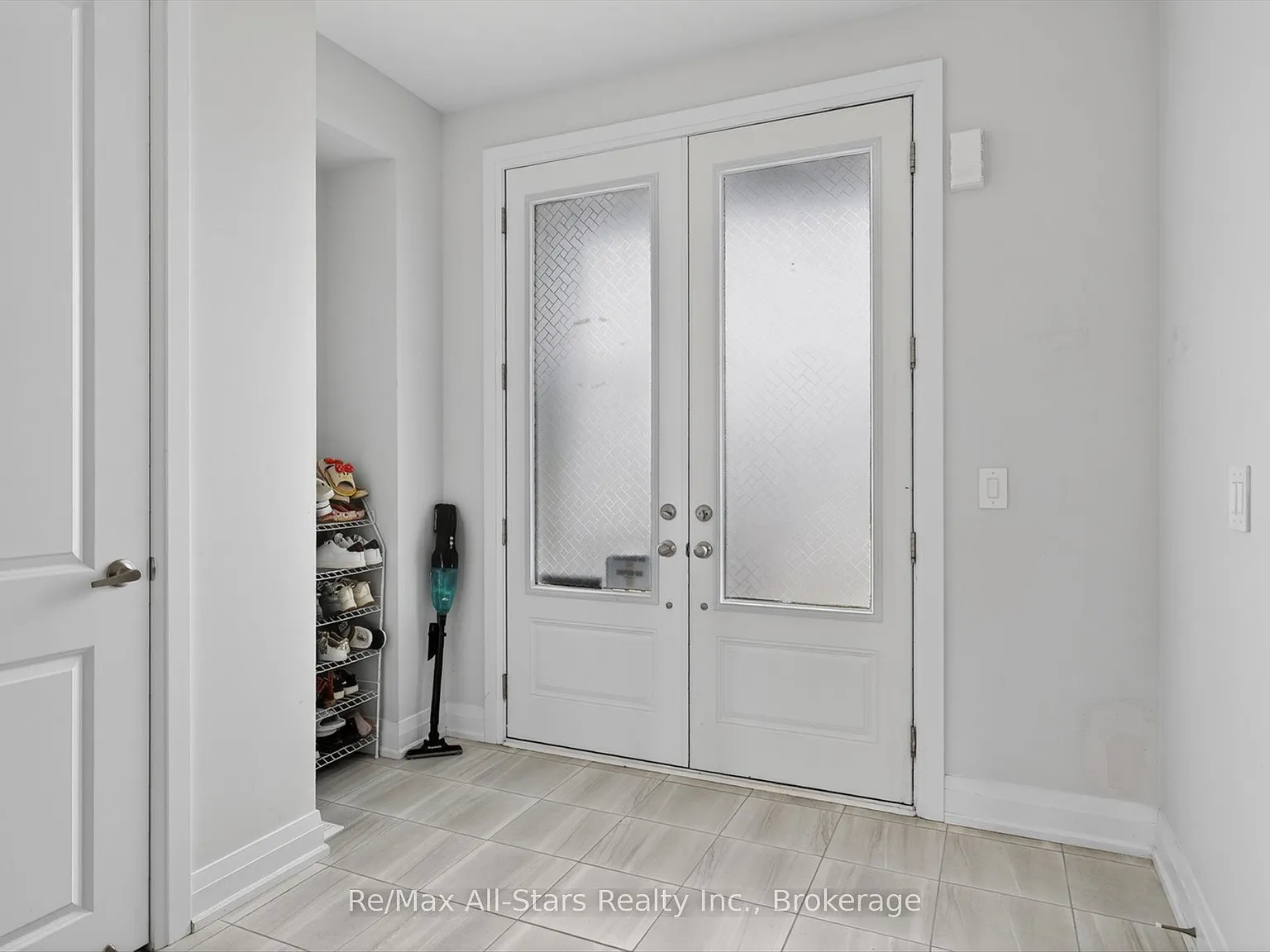 4 bed, $3,000 — Photo 3