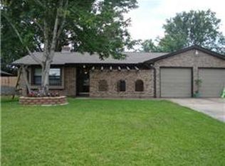 1105 Cactus Dr, Baytown, TX 77521