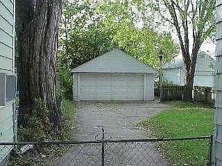 2nd image of 1821 Loxley Rd