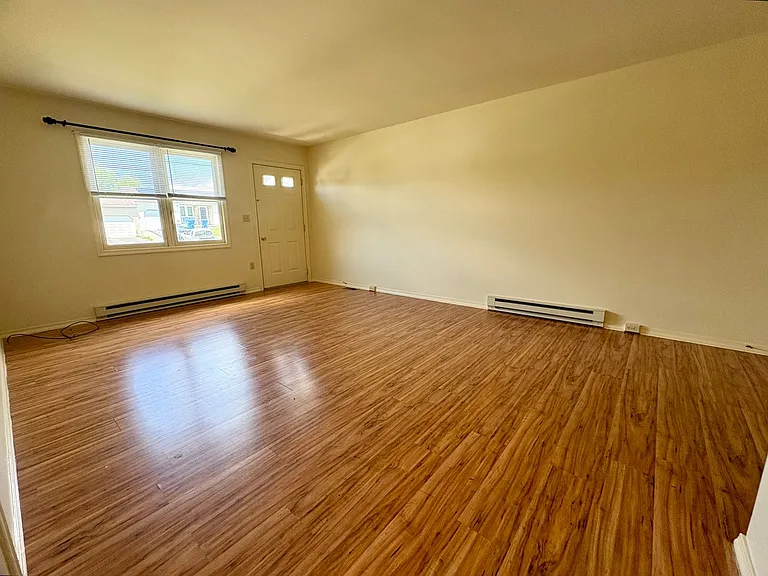 10 Mary Dr — Photo 7