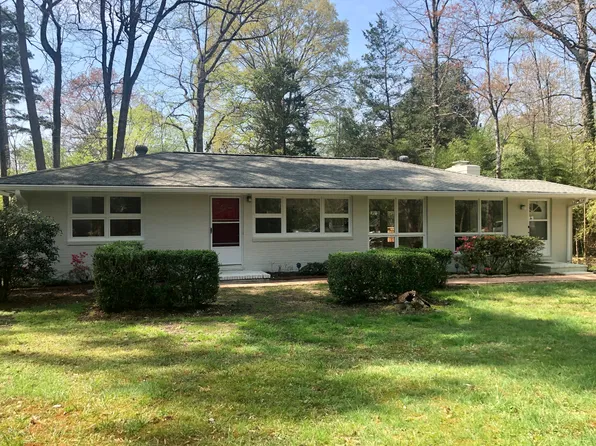 7 Rogerson Dr, Chapel Hill, NC 27517