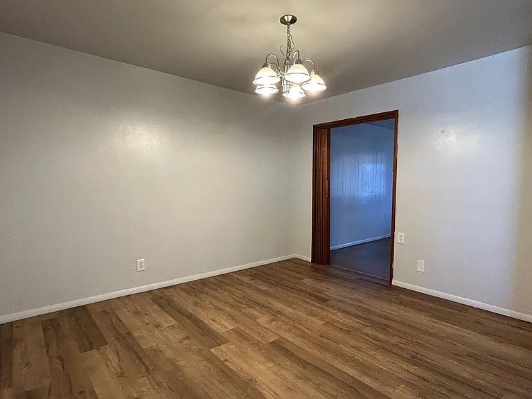 1014 W 17th Pl — Photo 6
