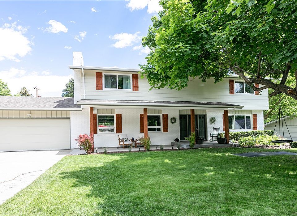 1st image of 2917 Stanford Dr