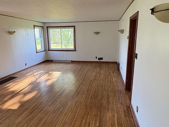 5th image of 1124 185th Ave