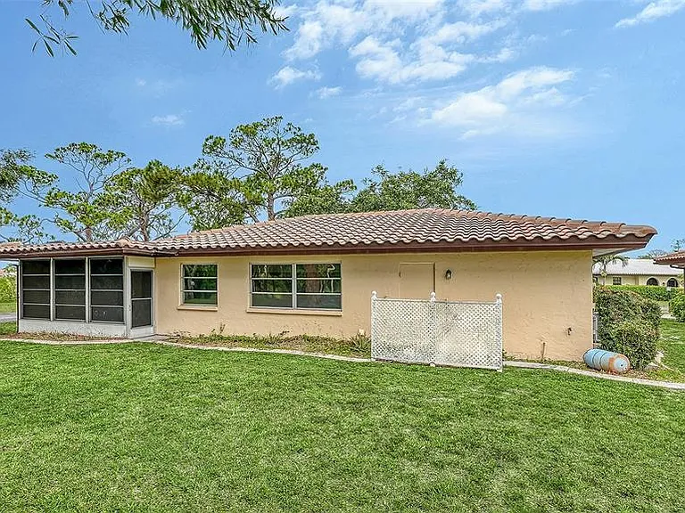 515 Rousseau Dr — Photo 34