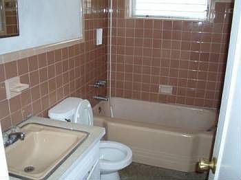 2nd image of 621 E Evanston Cir