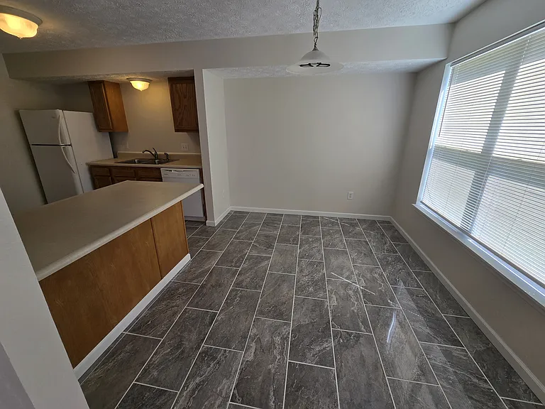 3327 Edison Dr — Photo 4