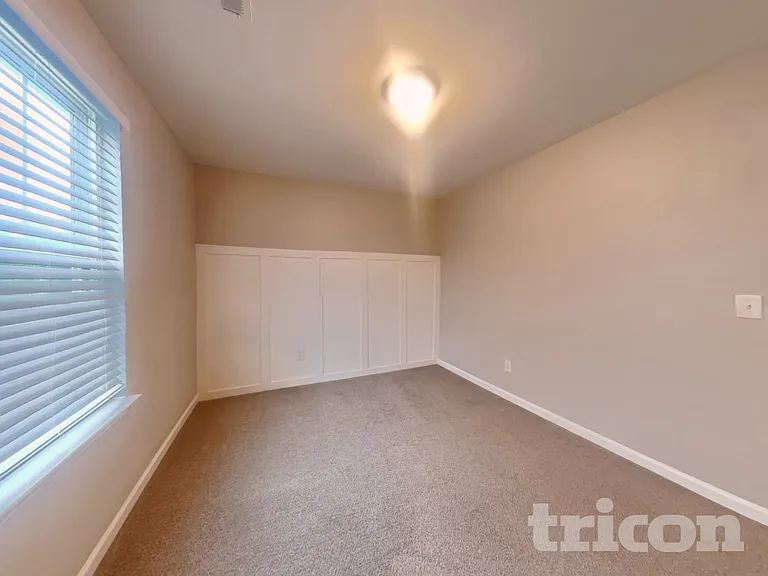 1524 Hamilton Hills Dr — Photo 11