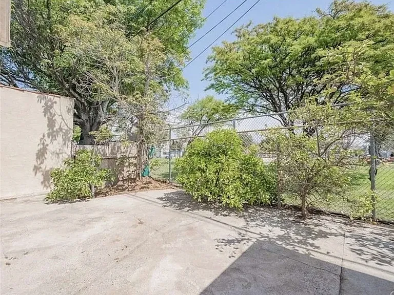 8724 Ruthelen St — Photo 19