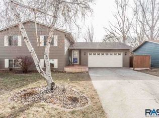 5705 W Bluestem St, Sioux Falls, SD 57106
