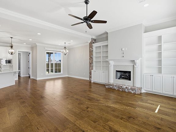 2nd image of 2534 S Point Dr