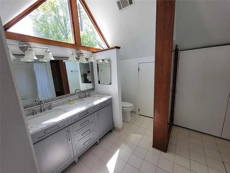 404 Emory Dr NE — Photo 19