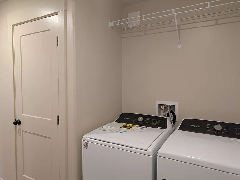150 E 700 N #11 — Photo 7