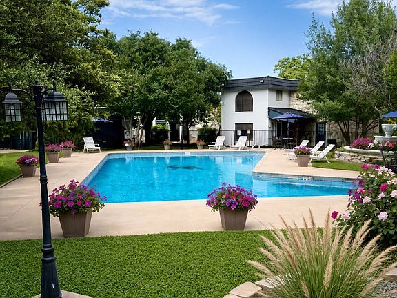 2nd image of 2530 Harry Wurzbach Rd APT 1510