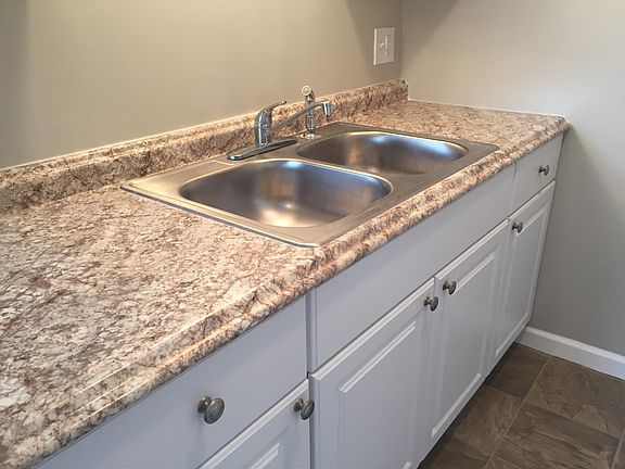 3rd image of 110 Koehler Ave APT 8