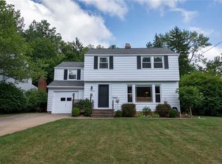 1543 Edgefield Rd, Lyndhurst, OH 44124