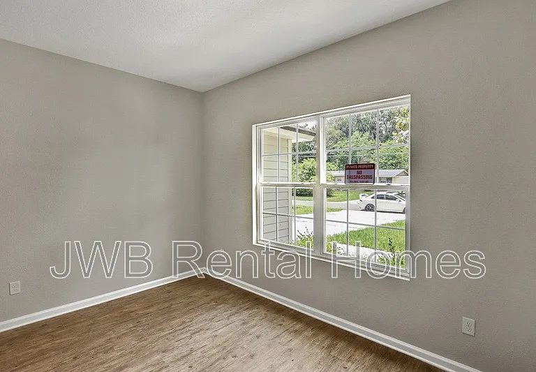 10351 Pinehurst Dr — Photo 13