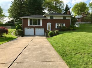 203 Chaplin Dr, Coraopolis, PA 15108