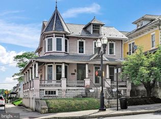 202 E Main St, Leola, PA 17540