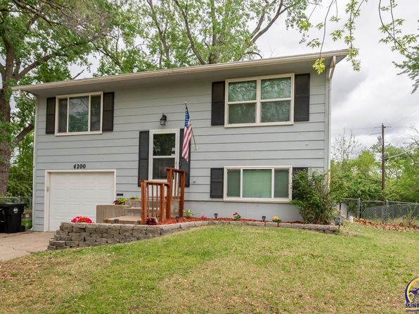 4200 SW 33rd Ter, Topeka, KS 66614