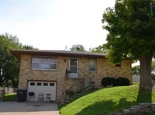 5917 SW 8th St, Des Moines, IA 50315