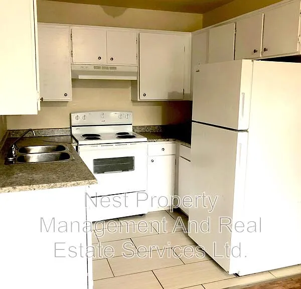 2647 Oak St #A — Photo 2