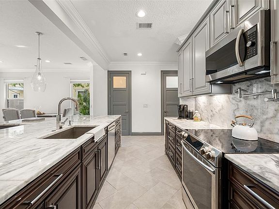 5th image of 237 7th Ave N APT 2
