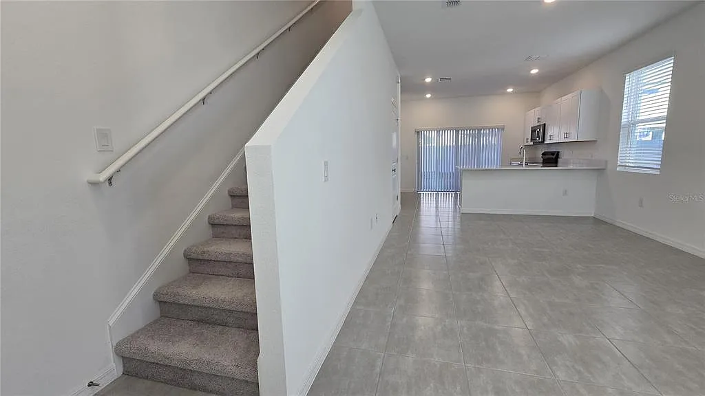 2 bed, 2.5 bath, 1180 sqft, $1,700 — Photo 2