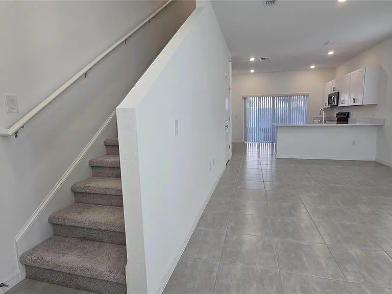 2970 Skyline Loop — Photo 2