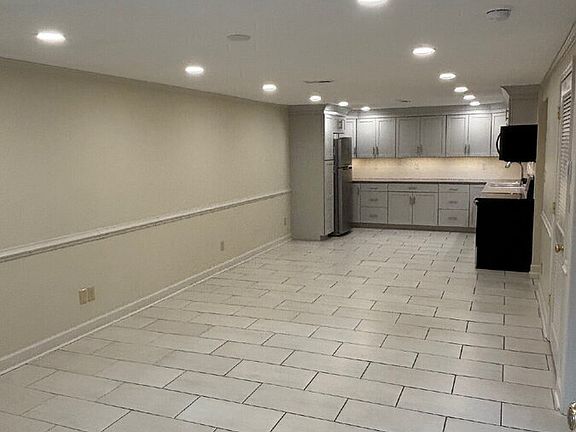 2nd image of 1067 Smith Ave #D