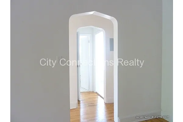 Rented by City Connections Realty | media 8