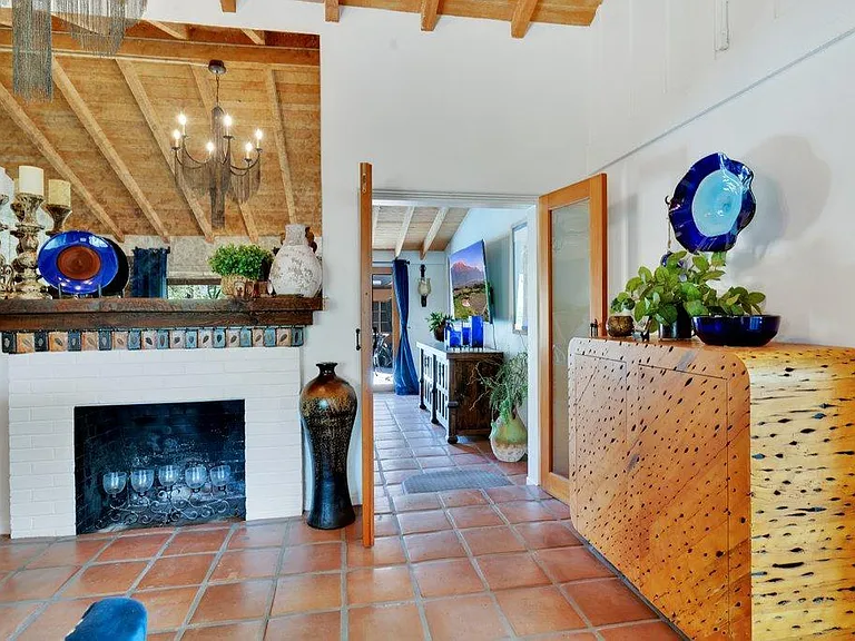 686 N Calle Rolph — Photo 18