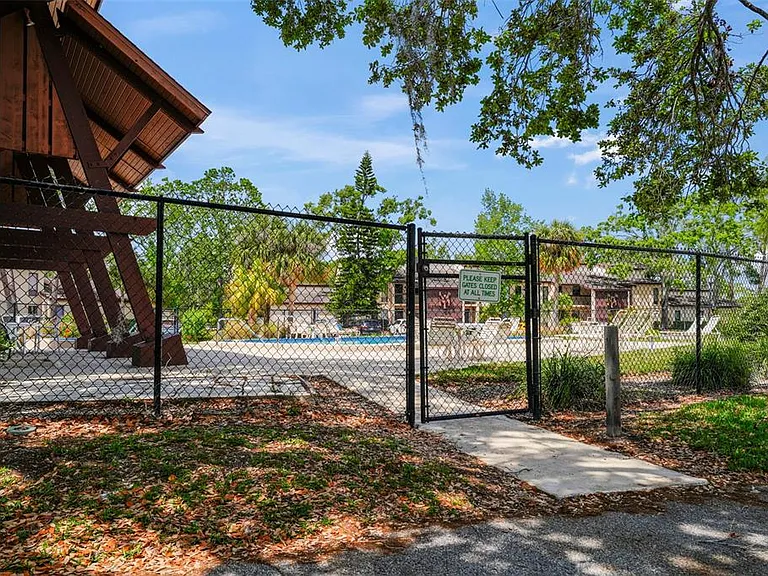 1200 Tarpon Woods Blvd #Q4 — Photo 30