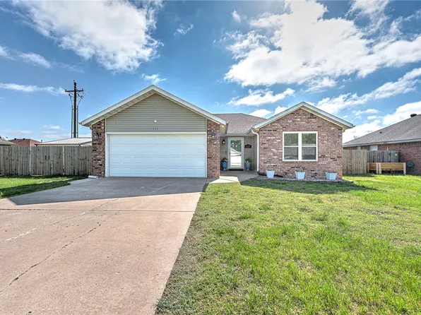 117 S Bailey St, Lowell, AR 72745