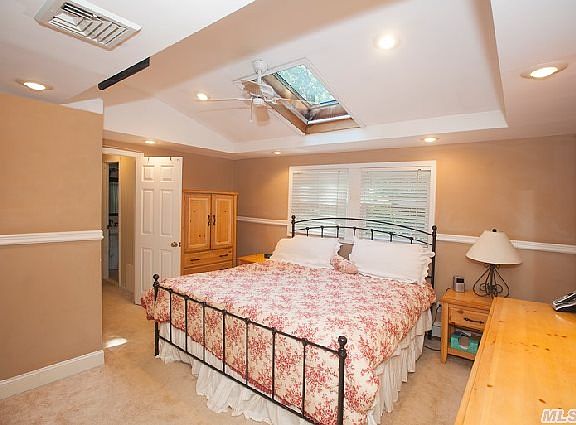 5th image of 15 Spruce Dr