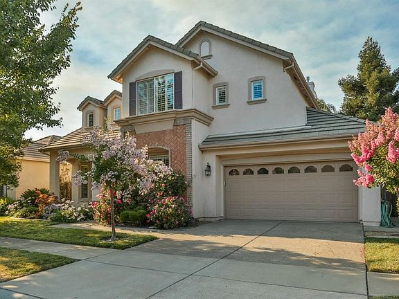3rd image of 2549 Campden Way