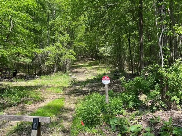 14 Dukinfield Drive, Norwich, CT 06360