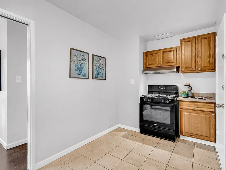 934 Pierce St — Photo 16