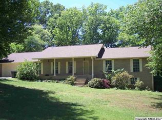 1906 Ruth St, Scottsboro, AL 35769