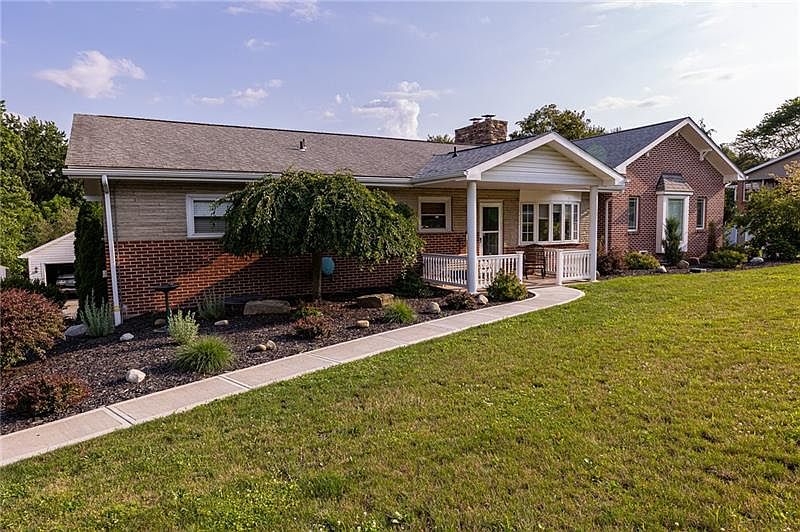 1st image of 318 Vandivort Dr
