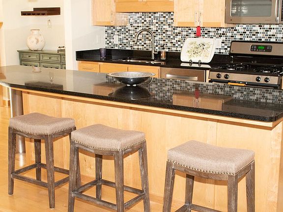 Kitchen with Granite top Island