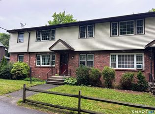 8 Canterbury Ln #2, Clinton, CT 06413