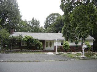 394 New Providence Rd, Mountainside, NJ 07092