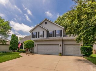 7909 Gray Fox Dr NE, Cedar Rapids, IA 52402