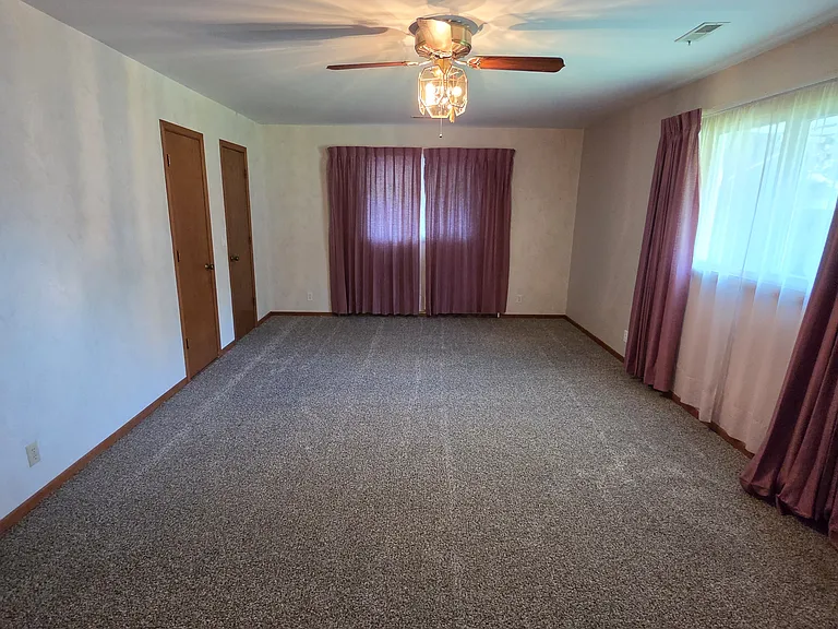 239 S Wire Ave — Photo 10